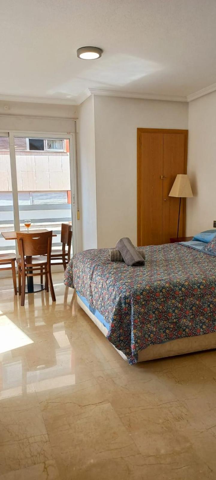 Apartmán Holiday Centre Deluxe Alicante Exteriér fotografie
